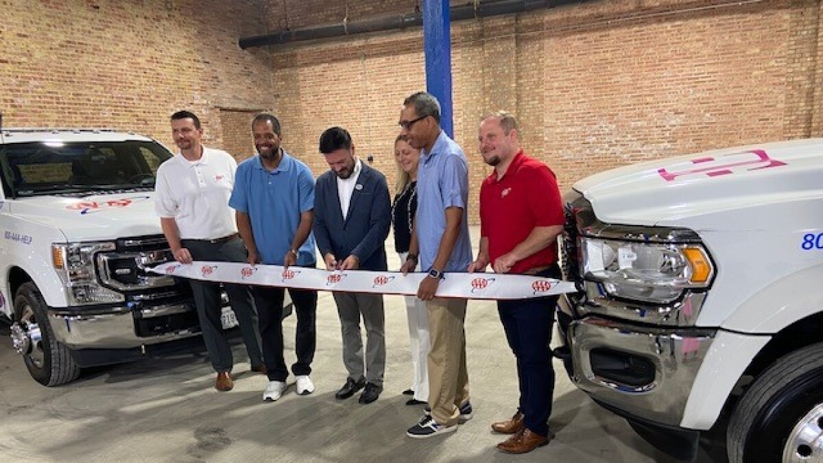 AAA Auto Club Expanding Tow Truck Service With Opening Of Pullman Garage Chicago Sun Times